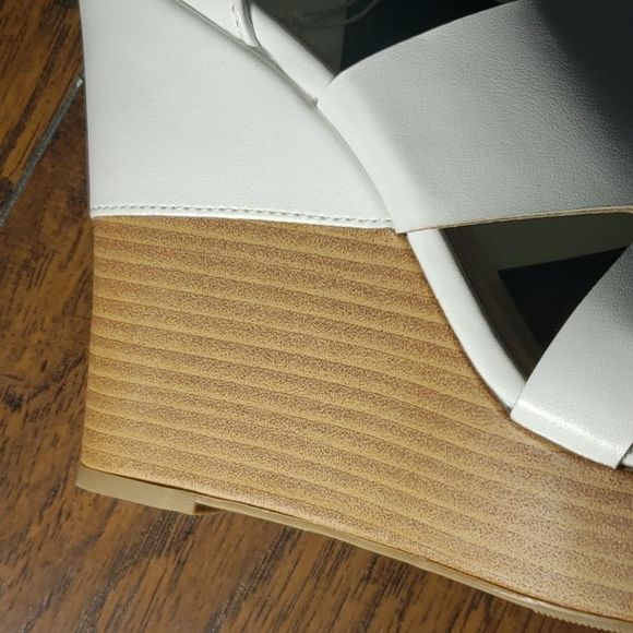 Shoes - Picture 5 of 8